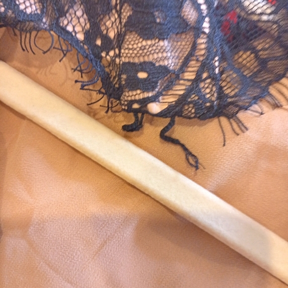 Grace & Hart Heavenly dress in Size 12 black lace - Picture 7 of 8